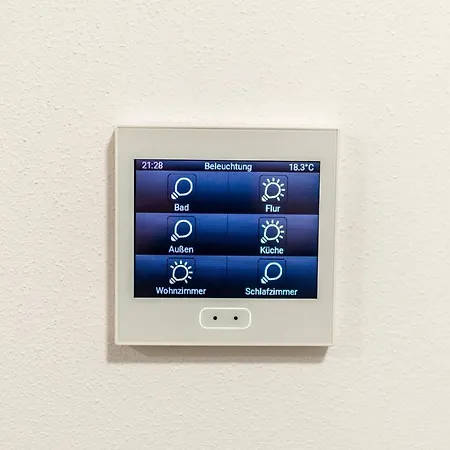 Modernes Mit Eigener Terrasse & Garten شقة *