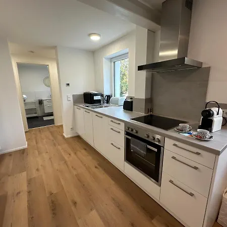 Modernes Mit Eigener Terrasse & Garten شقة