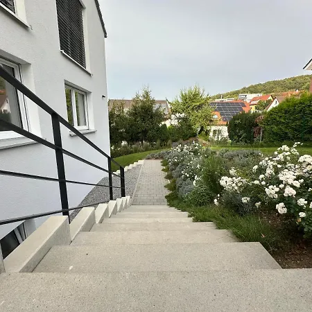 Apartamento Modernes Mit Eigener Terrasse & Garten