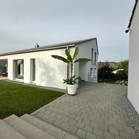 Apartment Modernes Mit Eigener Terrasse & Garten *