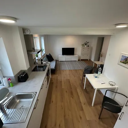 Modernes Mit Eigener Terrasse & Garten Apartment *