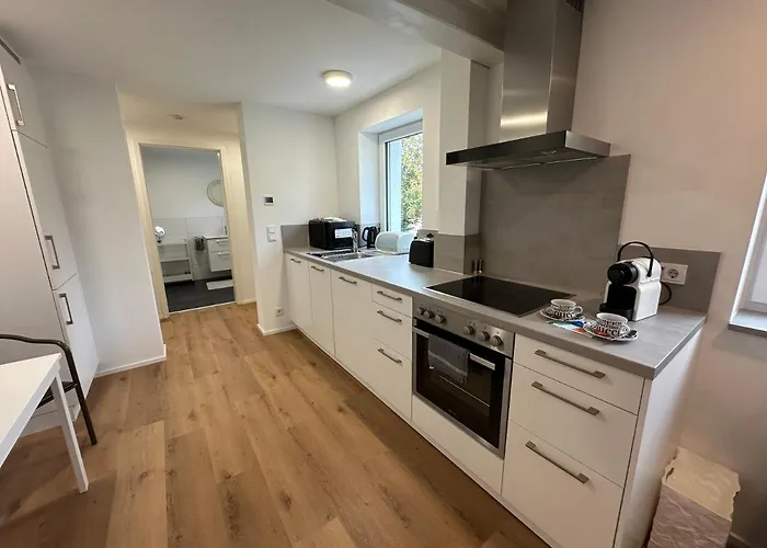 Modernes Mit Eigener Terrasse & Garten Lägenhet