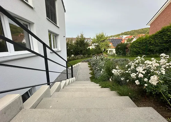 Lägenhet Modernes Mit Eigener Terrasse & Garten